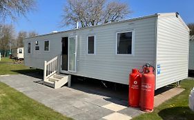 Beautiful 3-Bed Caravan Situated On Lakeland Haven