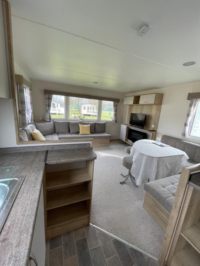 Beautiful 3-Bed Caravan Situated On Lakeland Haven Grange-over-Sands Exterior photo